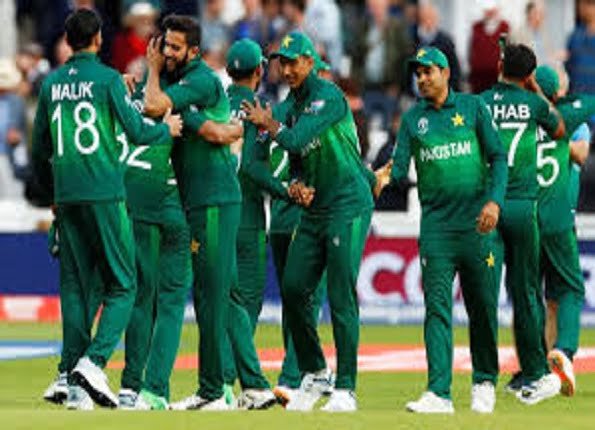 पाकिस्तान टीम छह सदस्य कोरोना की चपेट मे